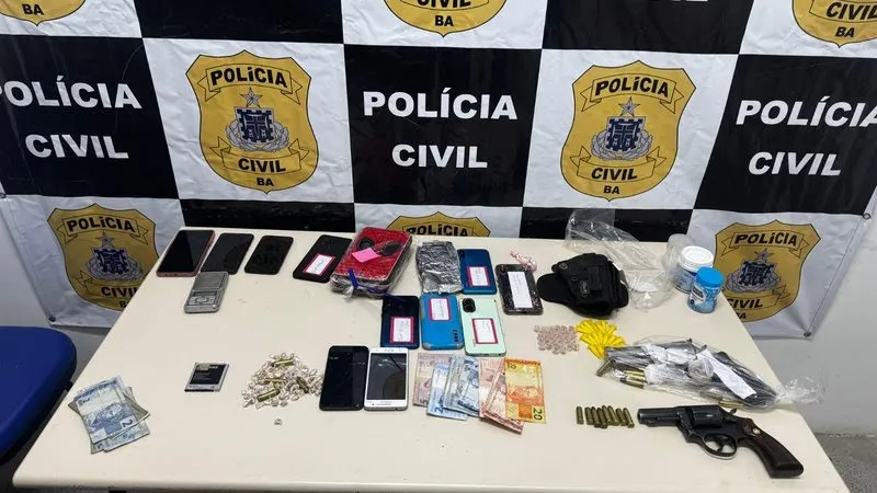 Armas, munições, drogas e celulares foram apreendidos em Jequié | Divulgação/ SSP-BA