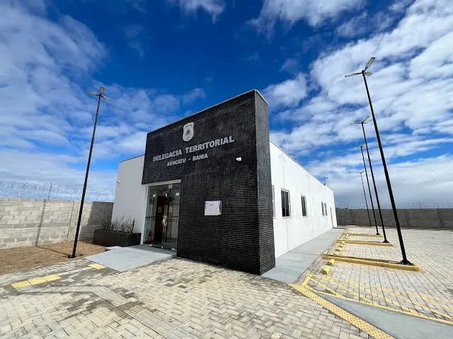 Foragido da Justiça é preso em Aracatu ao procurar delegacia para registrar perda de documentos