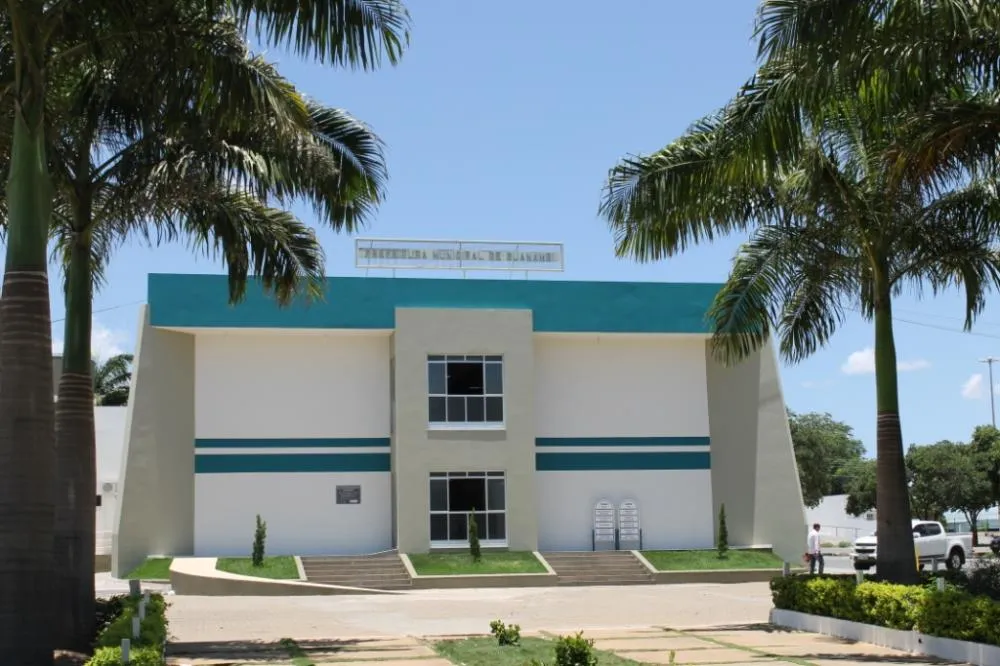 Mãe denuncia falta de vagas na rede municipal de ensino de Guanambi e cobra providências da prefeitura