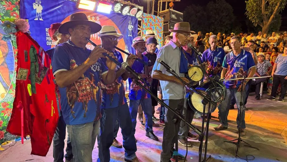 Prefeitura de Brumado realiza programação dos Ternos de Reis na Praça Coronel Zeca Leite