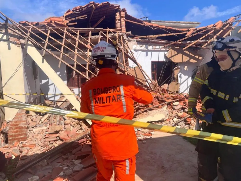 Casa desaba e deixa uma pessoa ferida em Bom Jesus da Lapa