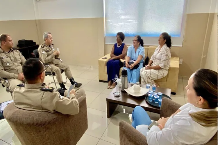 24º BPM e Secretaria de Educação de Brumado discutem retomada de escola cívico-militar no município